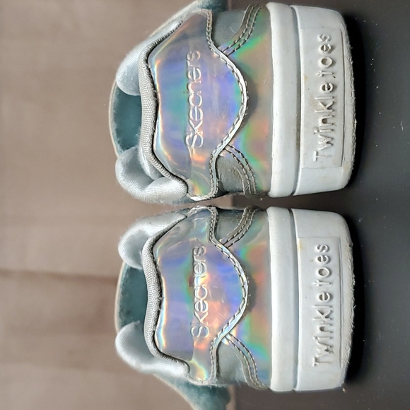 Skechers, velcro light up sneakers, iridescent silver, size toddler 6 - Picture 4 of 8